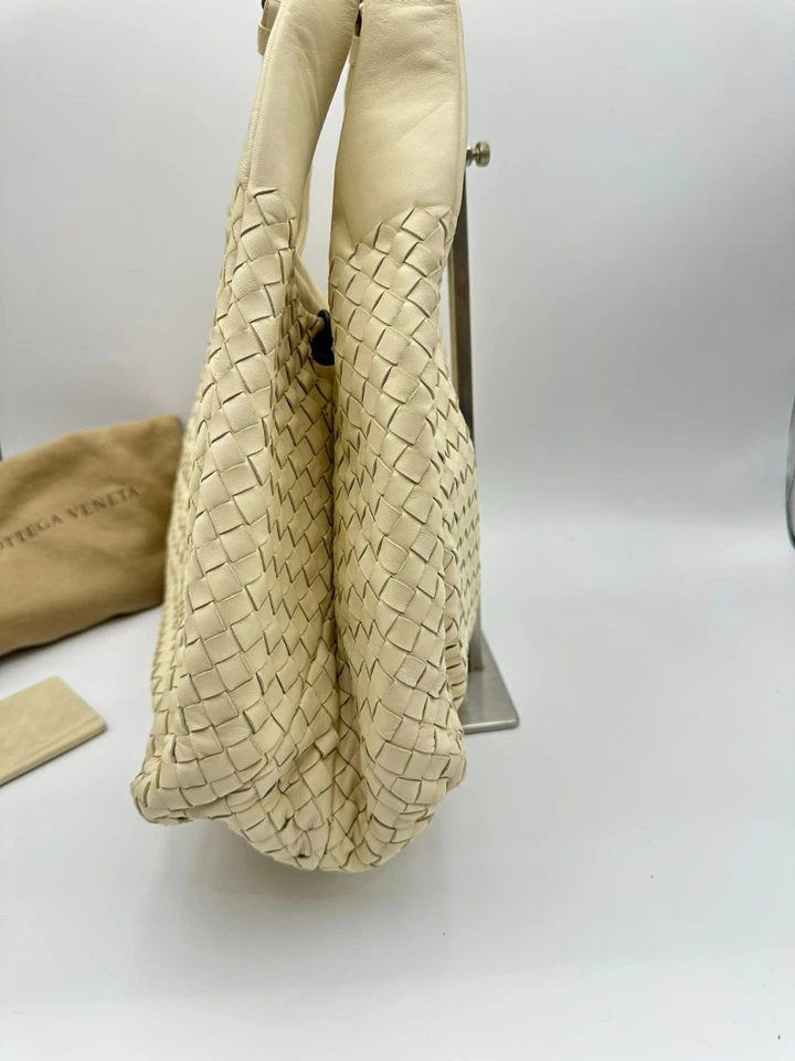 Bottega Veneta Intrecciato Leather Campana shoulder bag hobo bag Origin Italy - Image 3 of 4