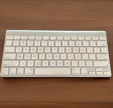 Apple A1314 Slim Wireless Bluetooth Keyboard QWERTY English Silver/White
