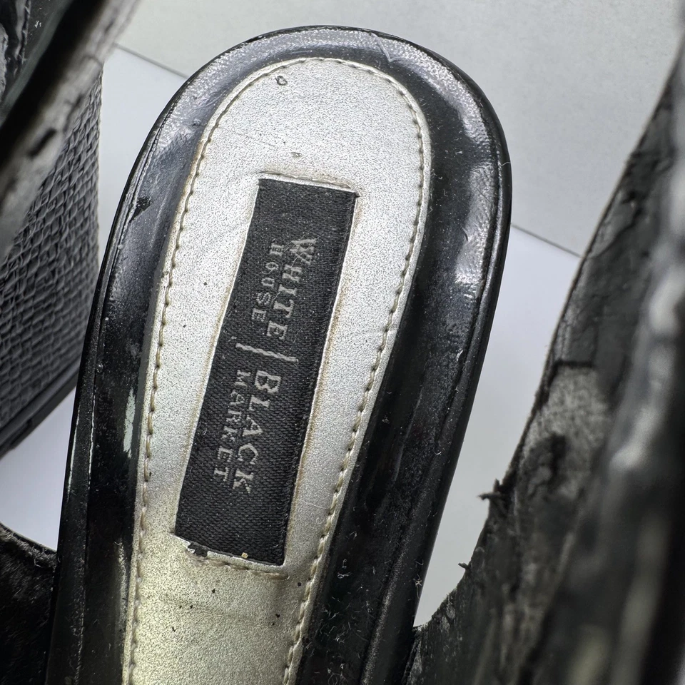 Zapatos con cuñas de charol negro White House Black Market punta abierta talla 7,5 Foto 3 de 4