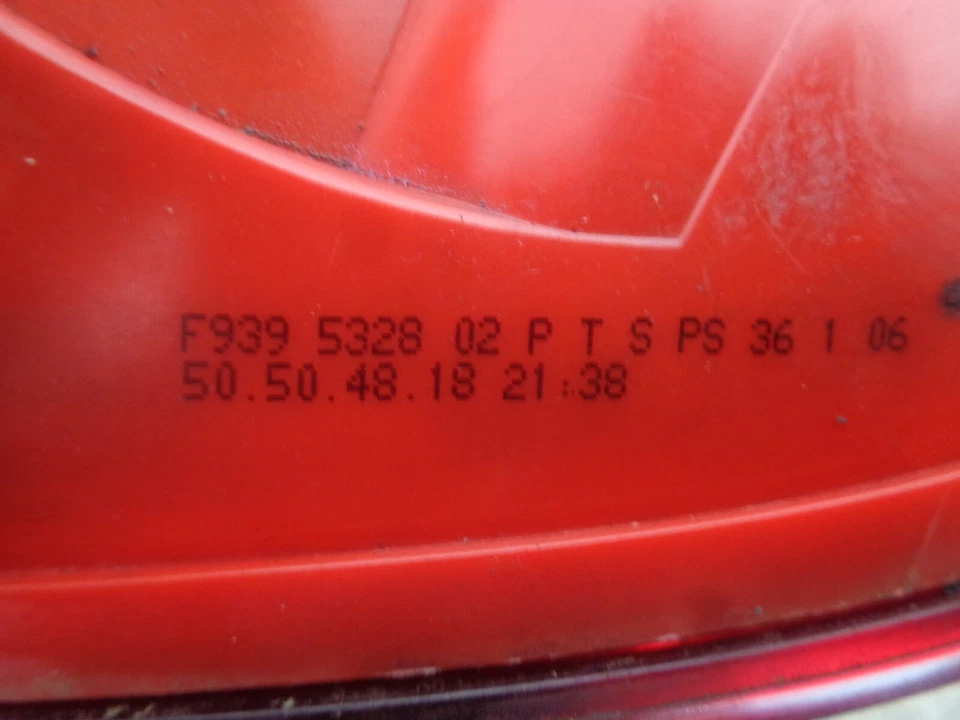 Juego de luces traseras del lado del conductor Alfa Romeo 159 2007 F9395328 Foto 3 de 3