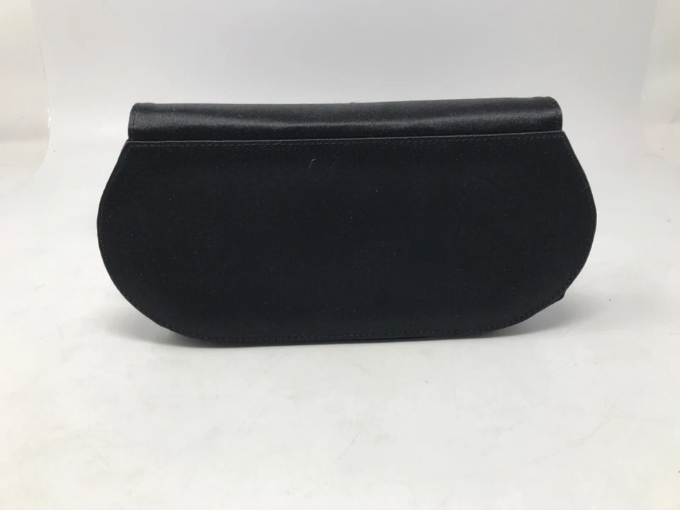 Bolso de mano Stuart Weitzman de cuero negro con acento de lazo y bolsa para el polvo 9" x 4" x 2" Foto 4 de 4