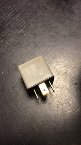 BOSCH 0332209159 Relais Kraftstoffpumpe Benzinpumpe für AUDI