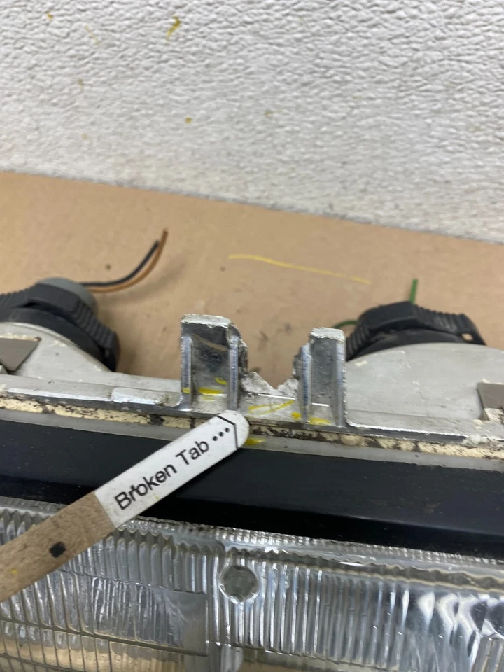 Faro pasajero derecho Oldsmobile Regency 98 Ninety Eight 1987-1990 M9238 Foto 4 de 4