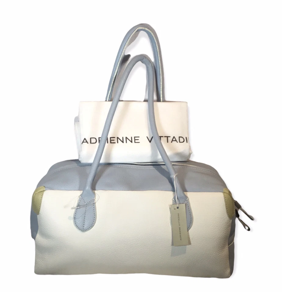 Bolsa satchel Adrienne Vittadini couro conchita nova com etiquetas pó azul e branco - Imagem 3 de 4