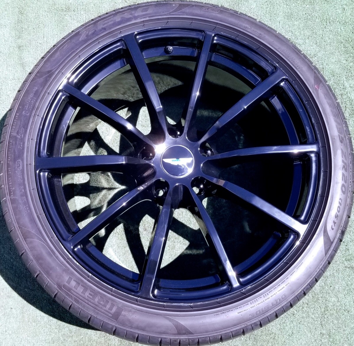 Aston Martin DB11 ホイール&タイヤ 255/40ZR20 Factory Aston Martin DB11 Wheels Tires AMR Forged 20 inch OEM