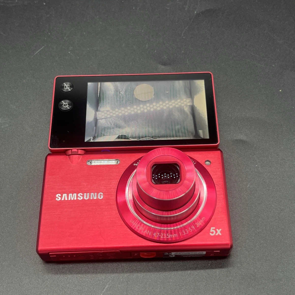 Samsung MV800 Flip-out Selfie 5x Zoom 16 Megapixels Touch Vlog