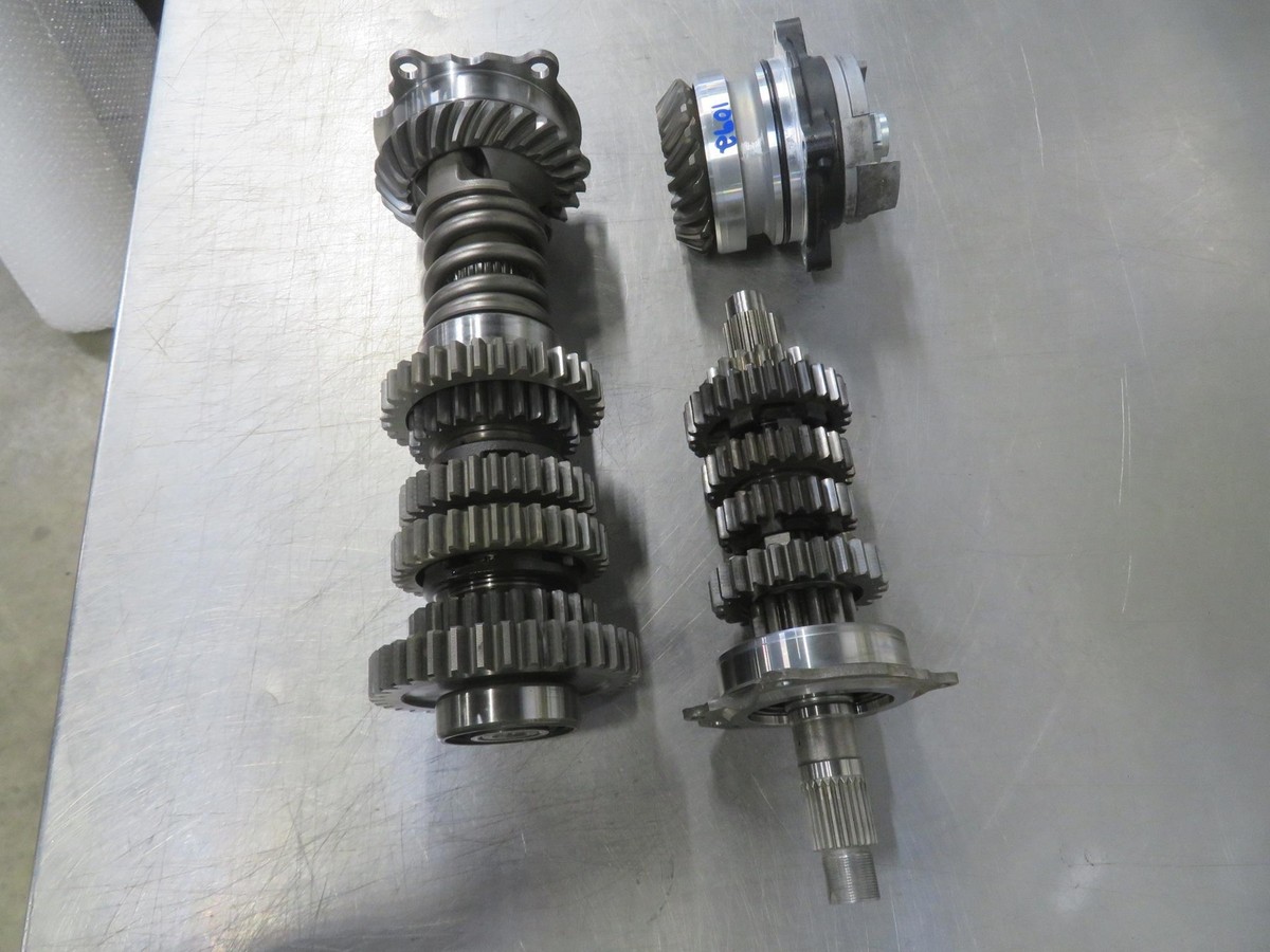EB1092 2012 12 YAMAHA XT1200Z SUPER TENERE TRANSMISSION AND PINION