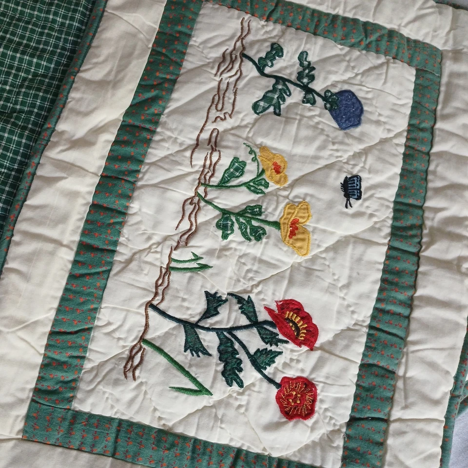 VTG Patchwork Place Mats Set 4 Flower Garden Reversible Patch Magic  - Image 3 of 4