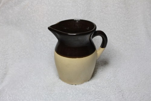 RRP Co. Roseville Ohio USA Stoneware Pottery Pitcher Brown Creamer 121-J 1qt - Picture 3 of 6