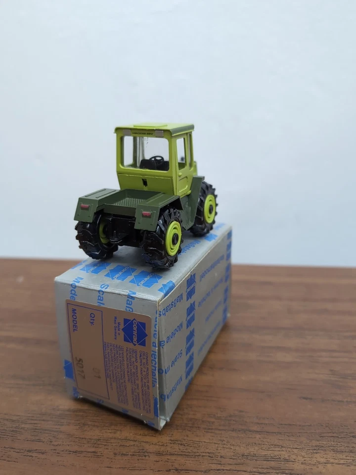 1/50 Conrad 5017 Mercedes-Benz MB Trac 800 Tractor - Image 2 of 3