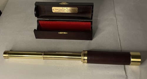 Antico telescopio 30x40 con custodia chiusa marrone - custodia incisa citazione "ALT '88" - Foto 1 di 10