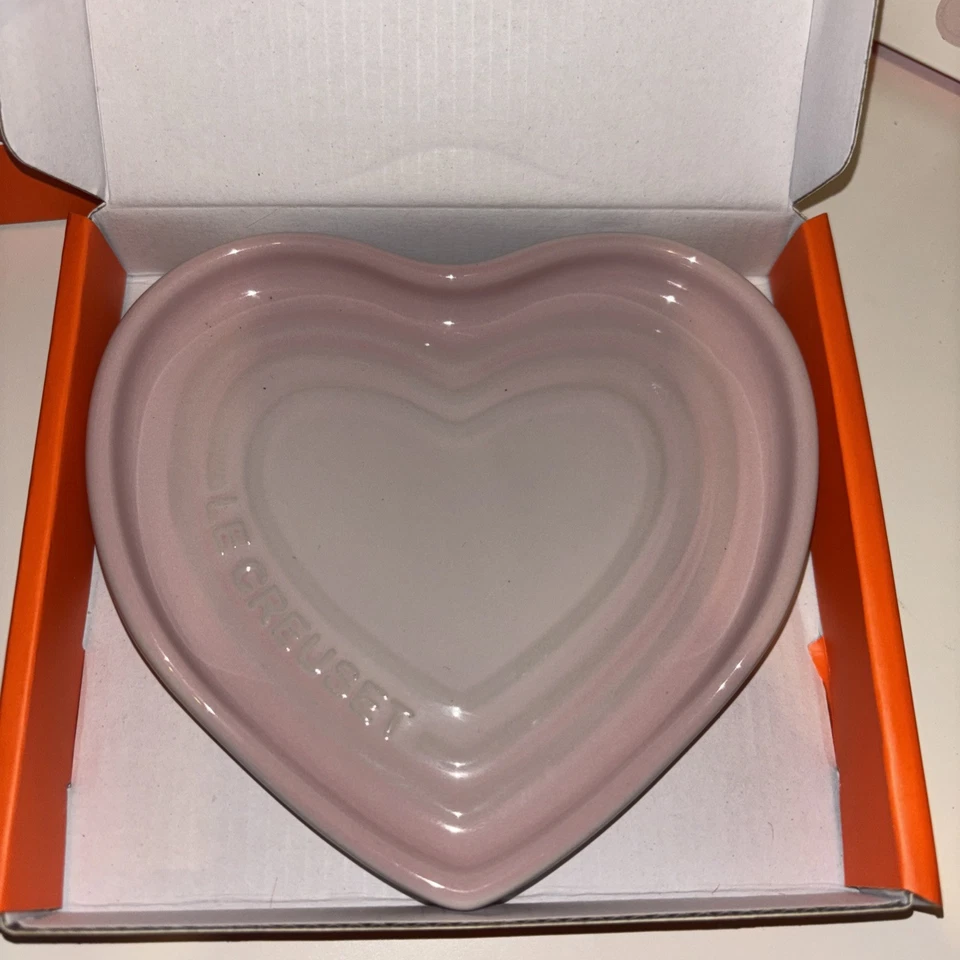 Poggiacucchiaio a forma di cuore Le Creuset - Rosa conchiglia (NUOVO con scatola) - Immagine 3 di 4