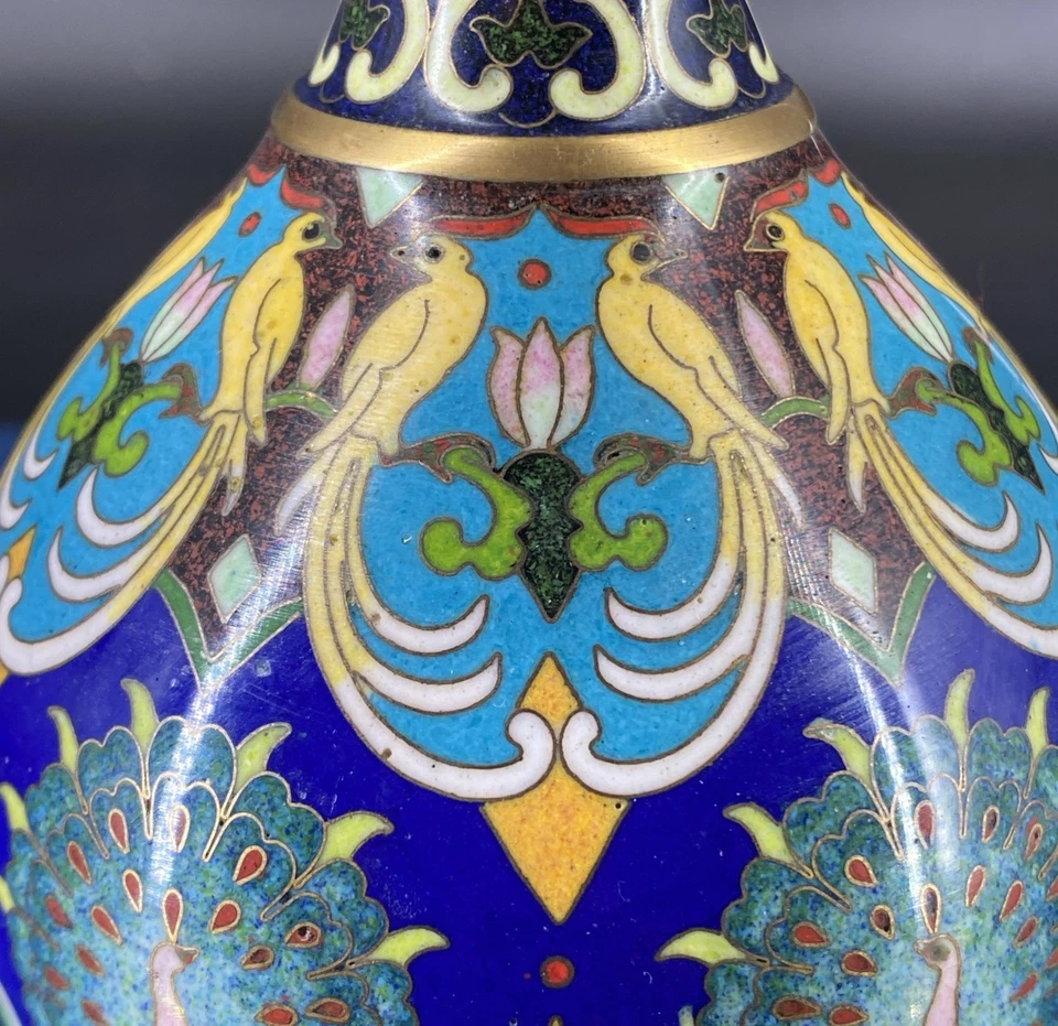 Ancien vase cloisonné chinois émail bleu paons oiseaux fleurs début XXe - Photo 3/4