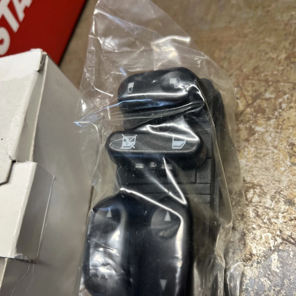 Dorman 901-904 | Front Left Door Window Switch Ford Escape Mazda Tribute - Image 3 of 4