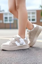 Girls Elle Sport Casual Comfy Holographic Heart Detail Trainers 'H2R725'