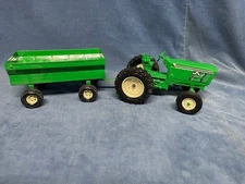 ERTL  2060SF Green Farm Tractor Die-Cast Metal, 1:16 Scale w/ Wagon