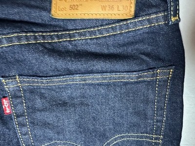 Levi s 502 Taper Jeans 36/30 dunkelblau top Zustand