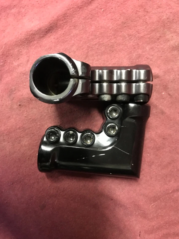 Abrazaderas de unión de manillar de aluminio Harley-Davidson/Arlen Ness Billet Foto 4 de 4