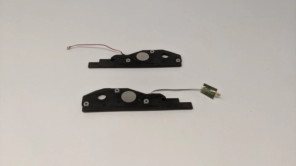 Juego de par de altavoces izquierdo y derecho Samsung NP340XLA NP345XLA BA96-07738A BA96-07738B Foto 3 de 3