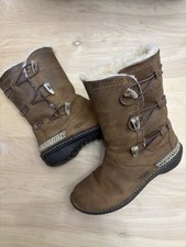 UGG 5156 Women s Leather Shearling Lined Ches...