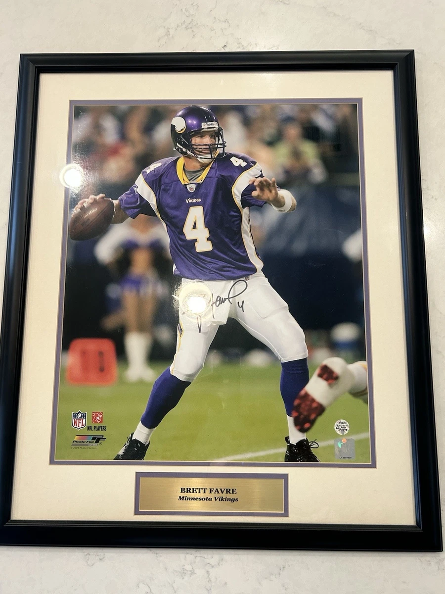 Minnesota Vikings Brett Favre NFL Original Autographed Items for