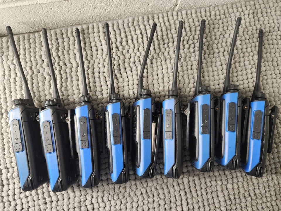 LOT OF 9 Arcshell AR-6 Walkie Talkie Two Way Radio "Untested" - Image 2 of 4