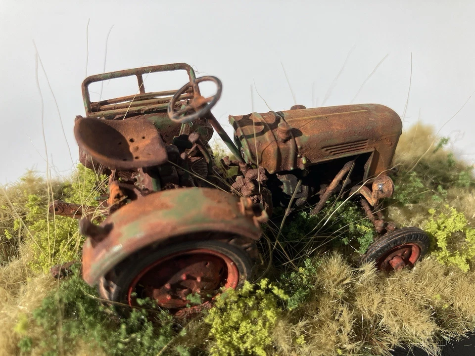 Weathered Barn Find 1958 Fendt F 24 Rusty Tractor Universal Hobbies 1/43 - Image 4 of 4