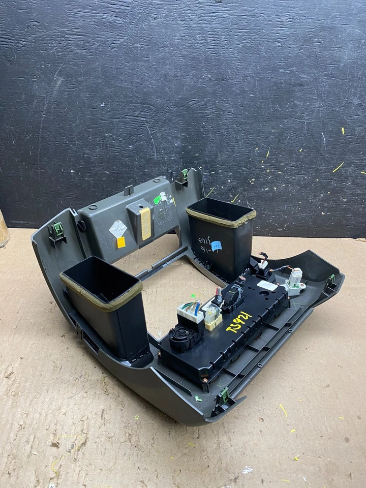 2005-2008 Nissan Pathfinder Radio A/C Heat Temperature Climate Control T5921 DG - Image 4 of 4