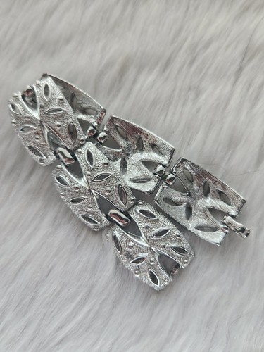 Vintage signiertes CORO strukturiertes durchbrochenes Gliederarmband 1" breit silberfarben 7,25" - Bild 5 von 14