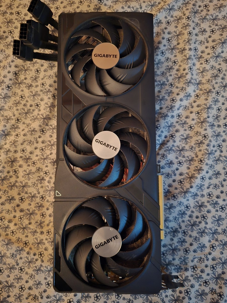 GIGABYTE GeForce RTX 4090 WINDFORCE 24G Graphics Card