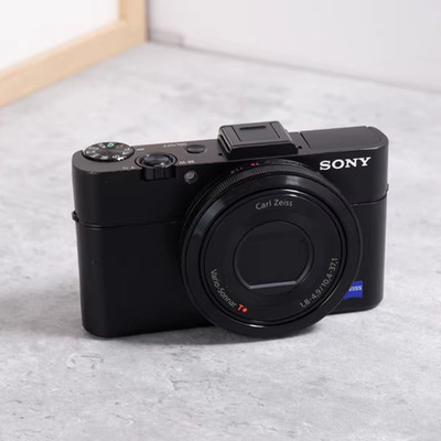 Sony Cyber-Shot RX100 II 20.2 Mp DSC-RX100M2 3.6x Zoom Digital Camera -95%new