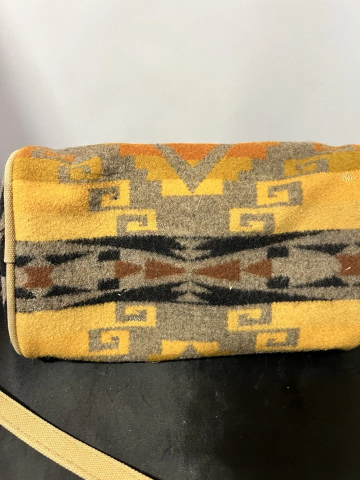 Bolso Bandolera de Lana Pendleton Parche de Cuero Patrón Azteca del Suroeste Foto 4 de 4