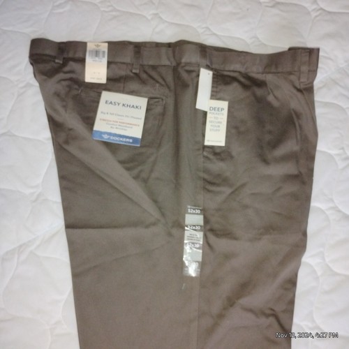 NWT Mens Dockers 52x30 Easy Khakis 14" Rise. Burma Grey. Big&Tall. Pleated Front