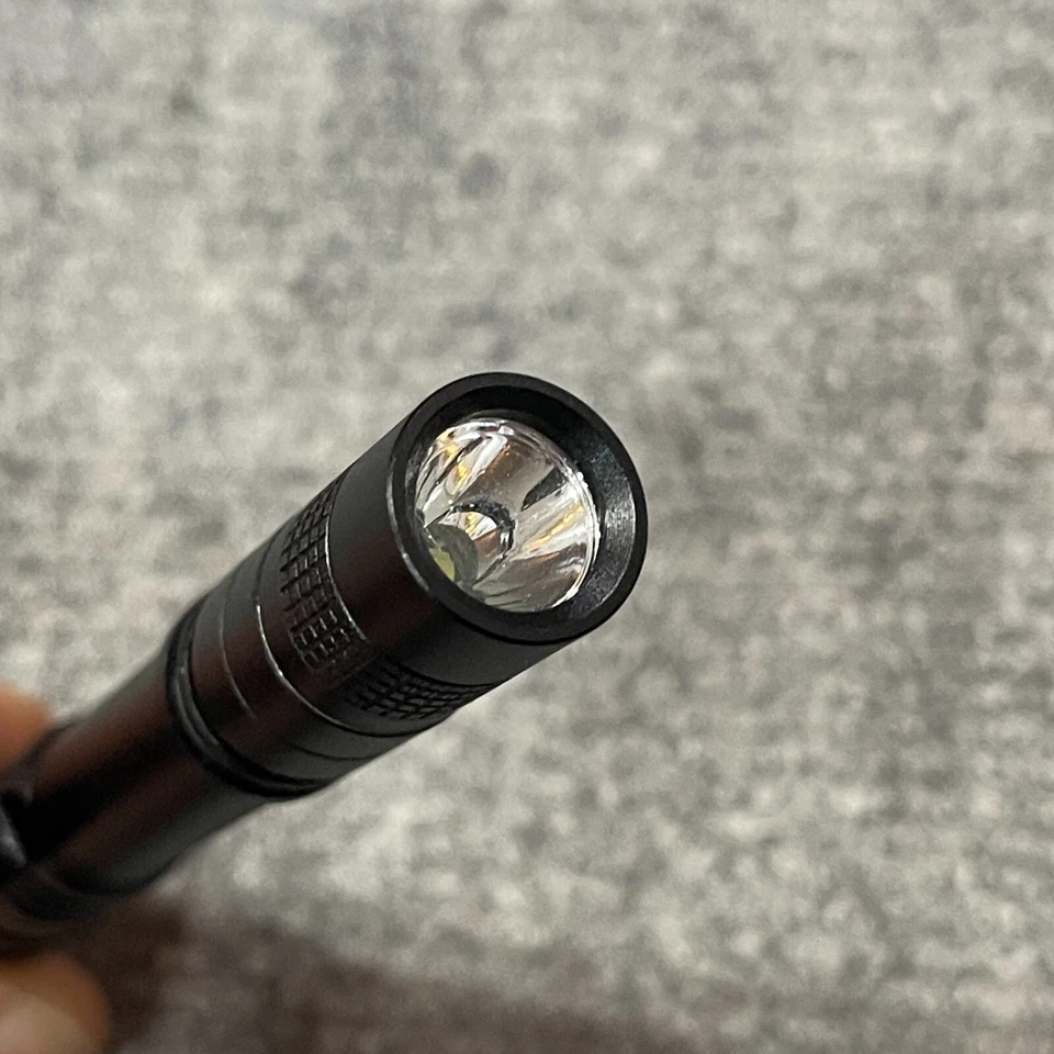 LED Luz Blanca AAA Batería Bolígrafo Linterna Simple Función En Apagado Cap Tail - Imagen 4 de 4
