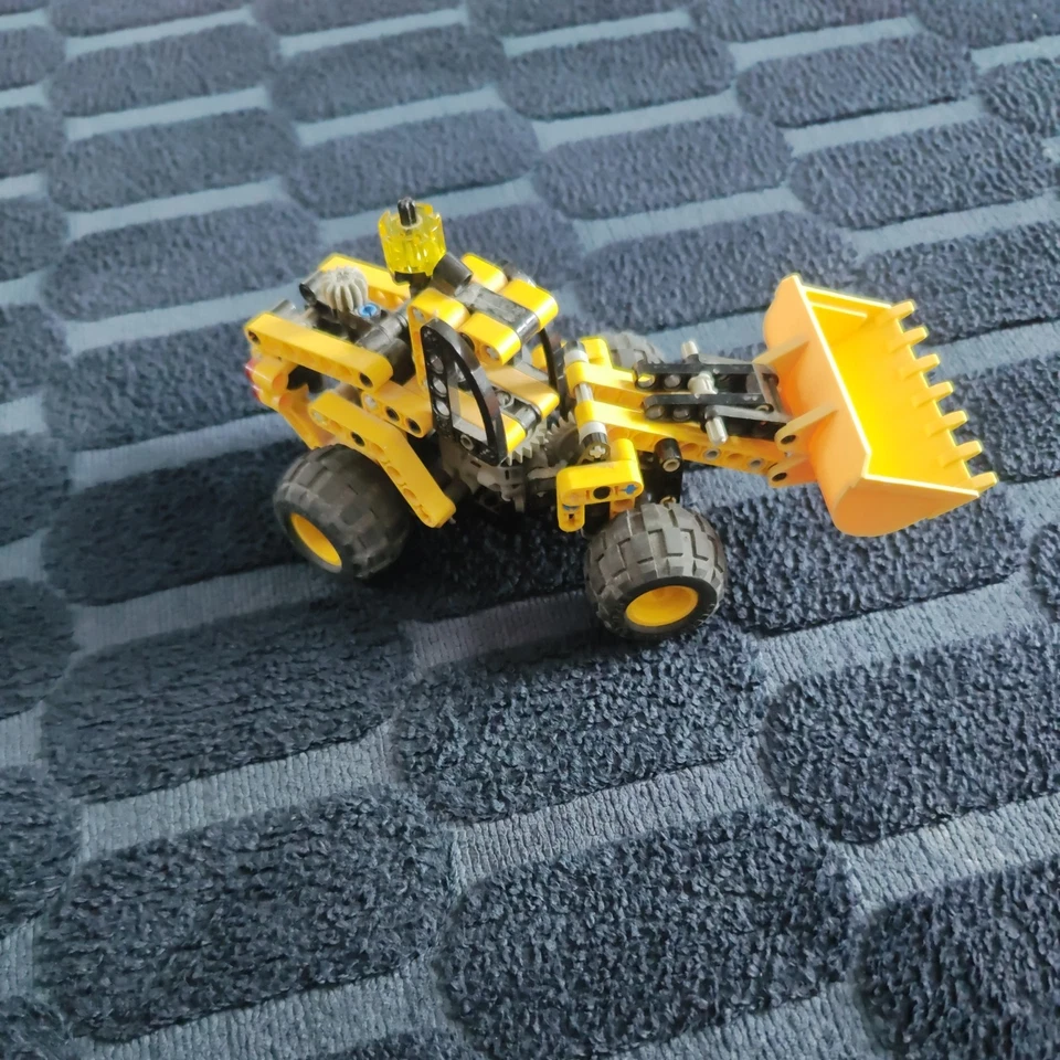 LEGO Technic 8453 Front End Loader, photo 3 of 4
