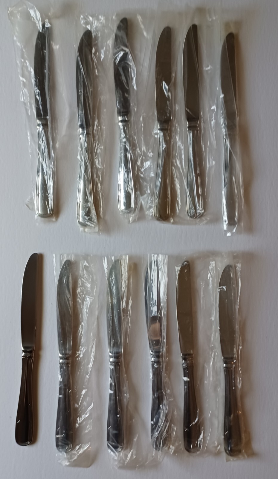 Mikasa WELLINGTON Stainless Glossy Set of 12 Dinner Knives 9 1/2-inch Elegant