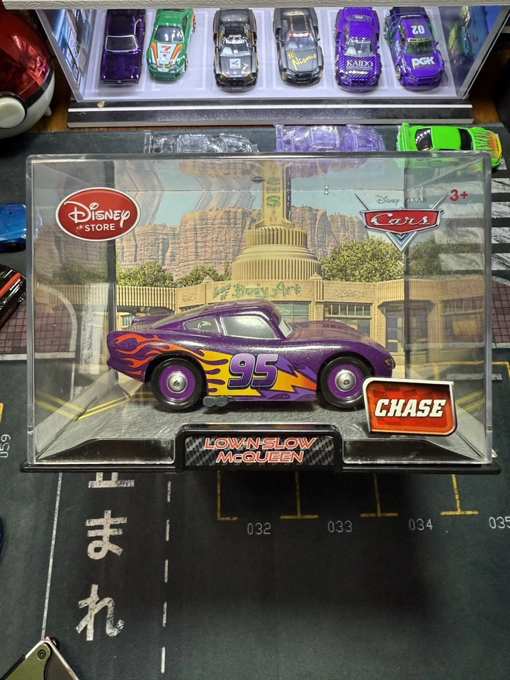 Disney Pixar Cars Hot Rod Lightning McQueen Chase exclusivo escala 1:43. Foto 2 de 2