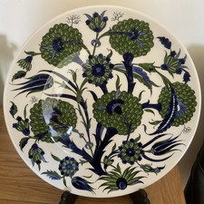 IZNIK Turkish Damascus Pattern Floral Hand Painted  Ceramic  decor plate Signed