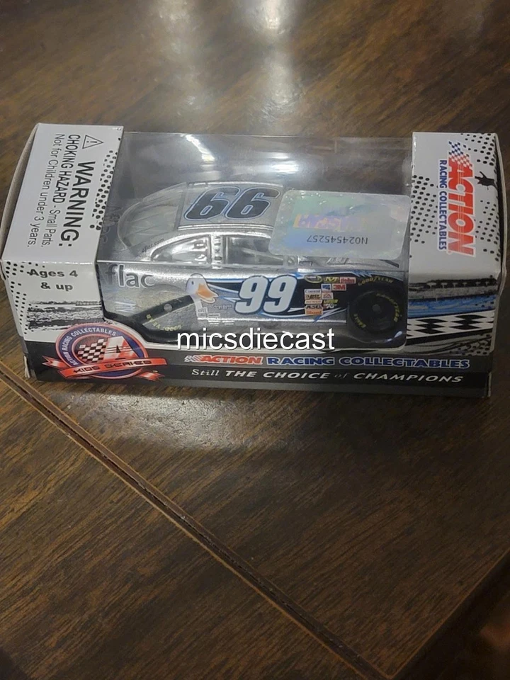 XRARA CUNA 2009 Carl Edwards #99 Night Silver Aflac 1:64 acción diecast Roush nueva en caja Foto 4 de 4