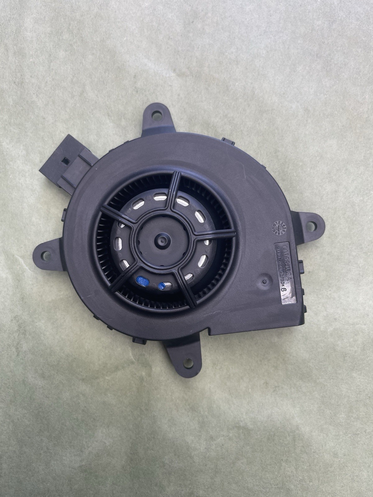 Lamborghini Urus LOWER Radiator fan P/N 4N0963575A