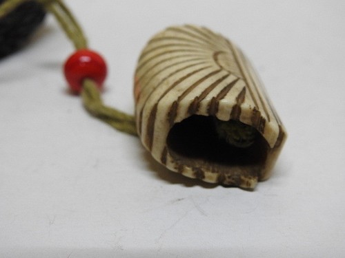 Inro with bone base Y652 - Picture 8 of 8