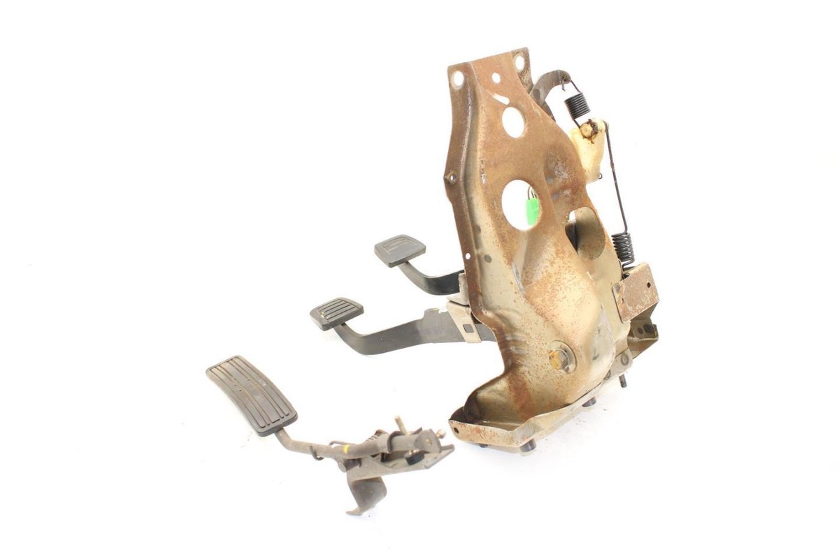 める 1979-1983 DATSUN 280ZX REAR AXLE DIFFERENTIAL CARRIER