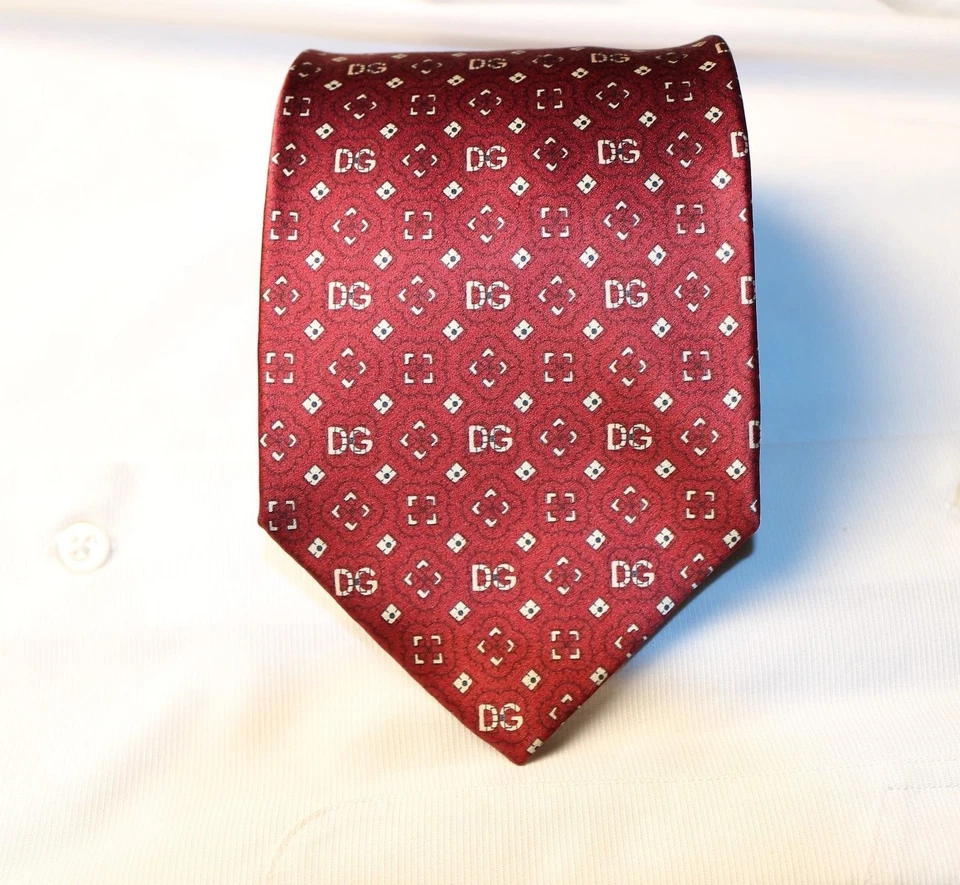 DOLCE GABBANA CRAVATTE Red Ivory DG Logo Geometric Necktie TIE 58"L x 3.75"W - Image 2 of 4