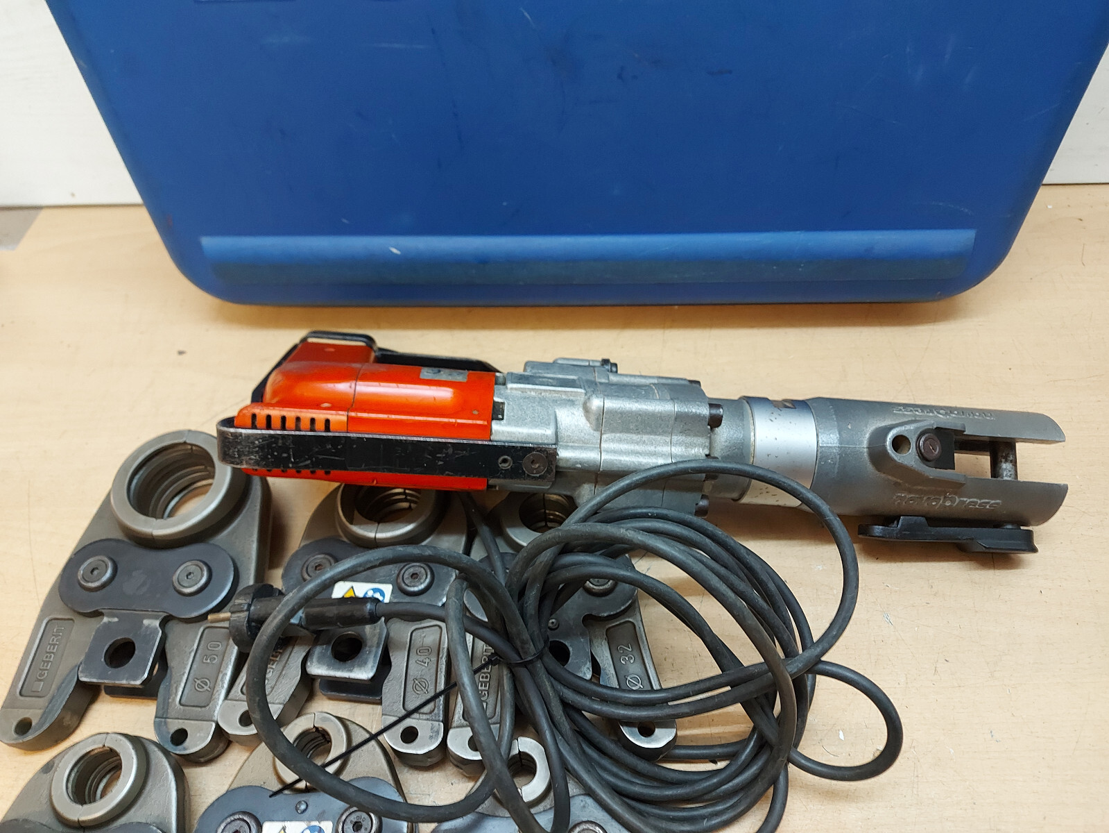 Geberit Novopress EFP2 Press Machine Press Pliers 6 x Mepla Press Jaws Viega