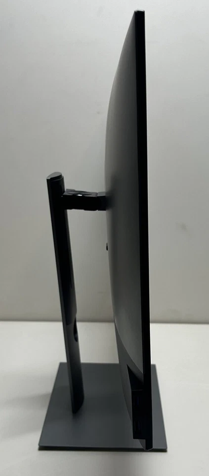 Dell Ultrasharp U2719DC 27" Widescreen HDMI QHD Monitor 2560 x 1440 + Cables - Image 4 of 4