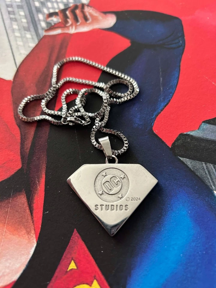 Superman Collar Colgante Hombre Quirúrgico Acero Inoxidable Envío Gratis Foto 2 de 3