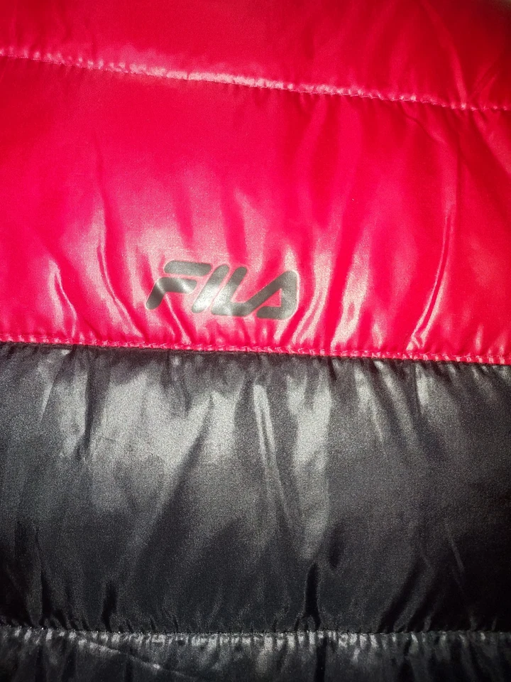 Chaqueta acolchada Fila para hombre XXL vintage años 90 cremallera completa oculta bolsillos con capucha negra roja Foto 3 de 4