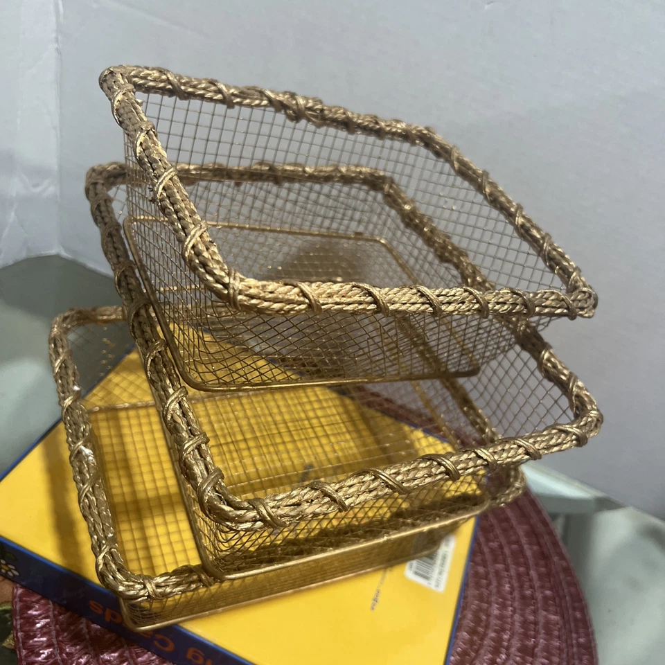 3 Empty Gift-Giving Gold Wire Baskets diferent size - Image 3 of 4