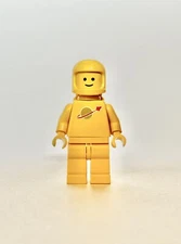 LEGO Yellow Classic Spaceman Vintage No Cracks