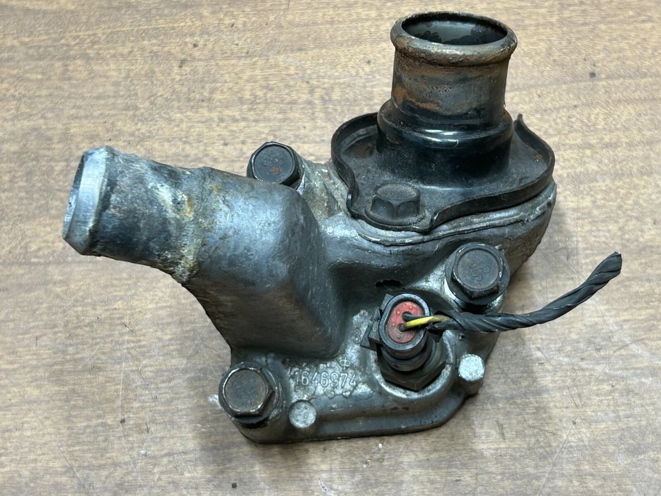 Cadillac 1992 tracción delantera Deville Fleetwood Seville 4,5 4,9 carcasa termostato 1646974 Foto 3 de 4